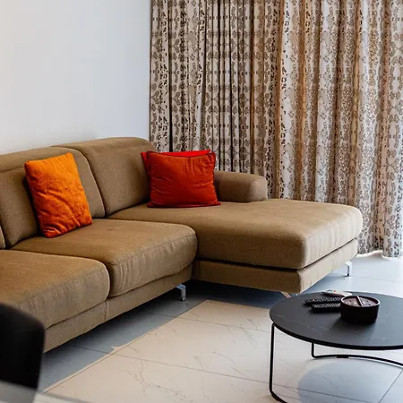 Daire Modern Hennessy Saint Julian's