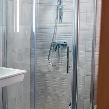 Modern Hennessy Saint Julian's