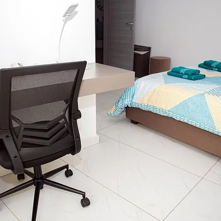 Modern Hennessy 아파트 *