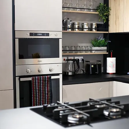 Modern Hennessy شقة