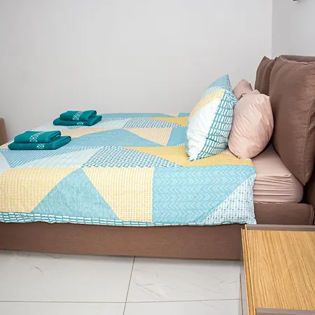 شقة Modern Hennessy