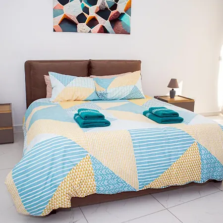 Modern Hennessy شقة *