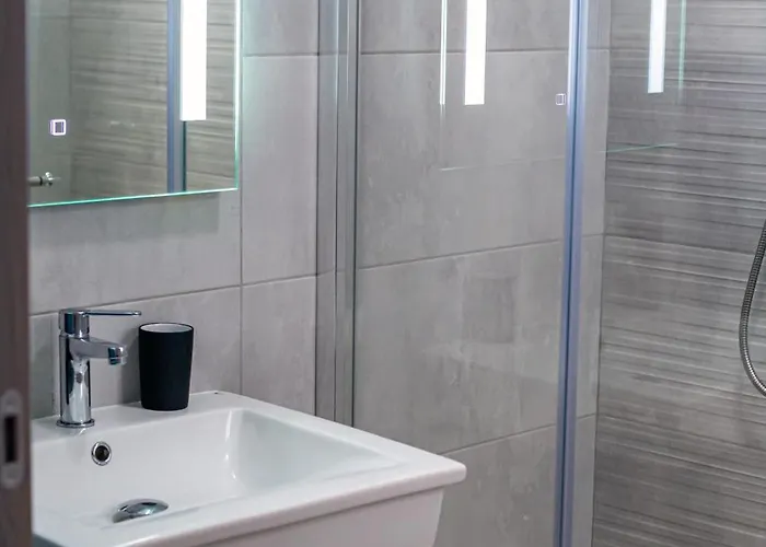 Modern Hennessy * Saint Julian's