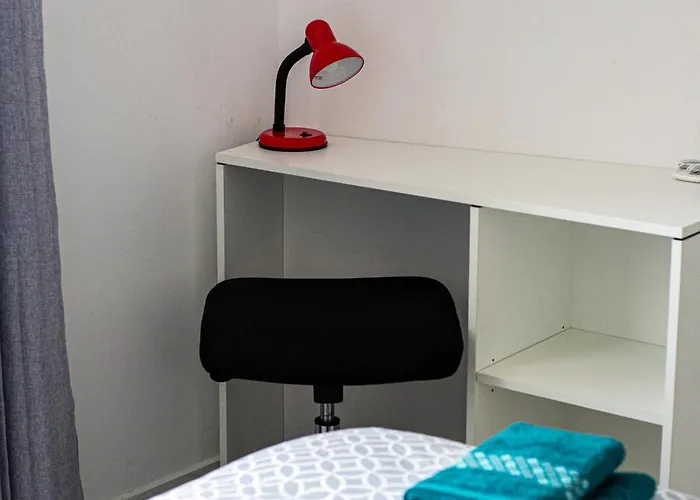 Modern Hennessy Lejlighed *