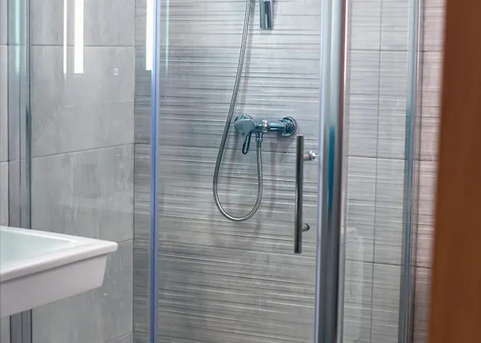 Modern Hennessy Saint Julian's