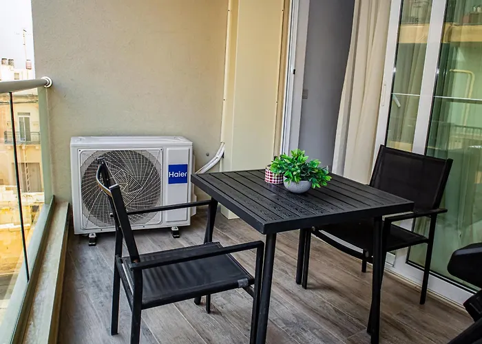 Lejlighed Modern Hennessy Saint Julian's