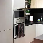Modern Hennessy Daire *